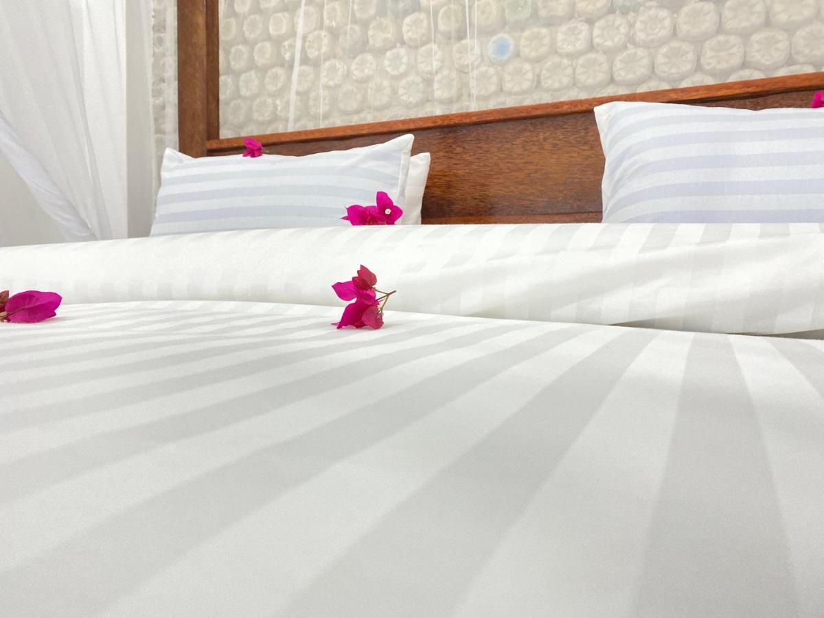 Habibis Bottle House Bed & Breakfast Nungwi Ngoại thất bức ảnh