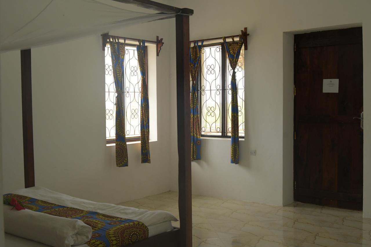 Habibis Bottle House Bed & Breakfast Nungwi Ngoại thất bức ảnh
